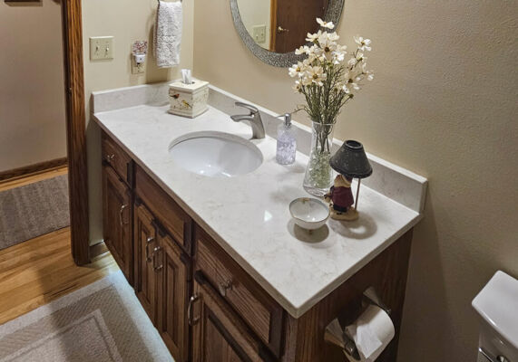 QUARTZ_BATHROOM_VOLZ.jpg